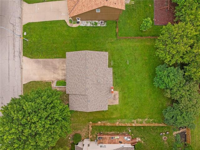 23985 W 57th Terrace, Shawnee, KS 66226