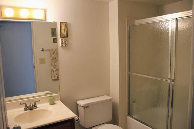 1265 S Maple Road 207, Ann Arbor, MI 48103