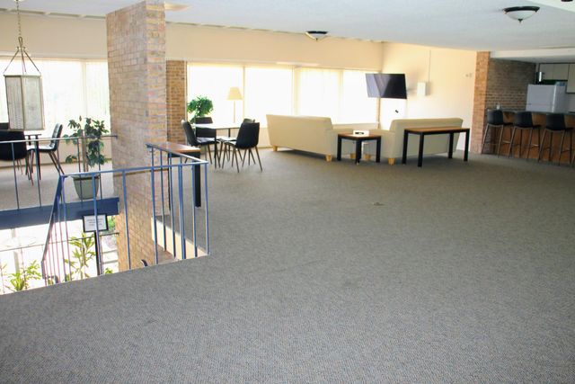 1265 S Maple Road 207, Ann Arbor, MI 48103