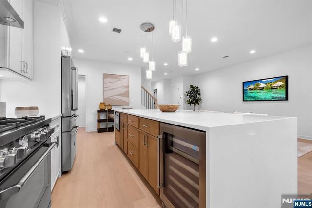 5 Fey Place, Oradell, NJ 07649