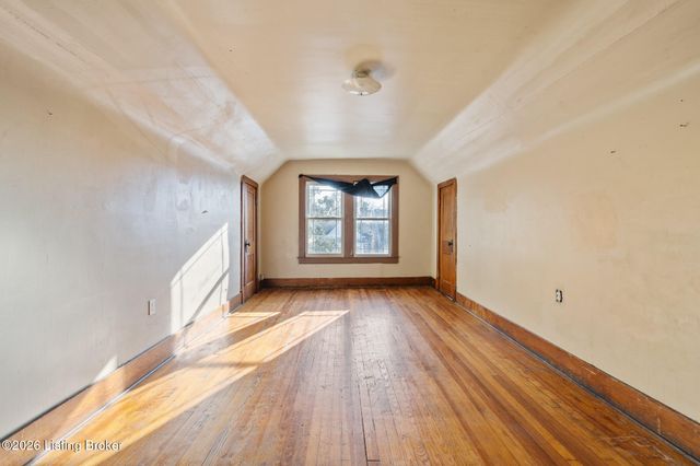 2121 W Oak St, Louisville, KY 40210