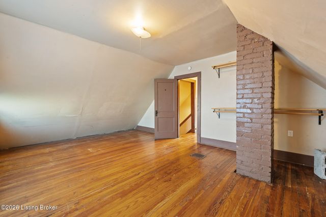 2121 W Oak St, Louisville, KY 40210