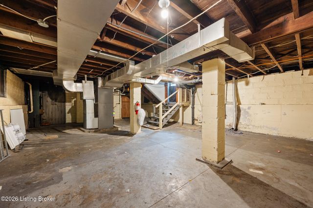 2121 W Oak St, Louisville, KY 40210