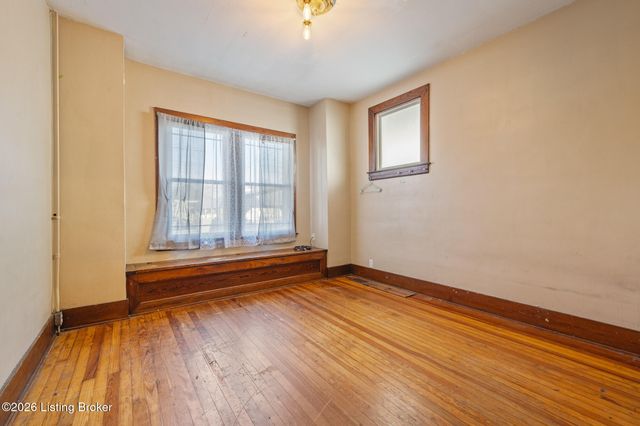 2121 W Oak St, Louisville, KY 40210