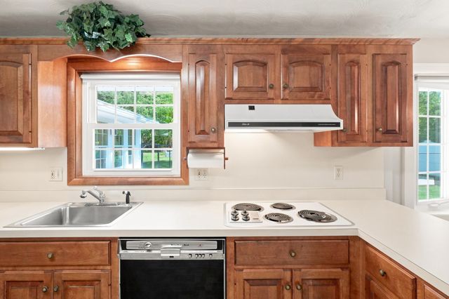 7 Myrna Road, Framingham, MA 01701