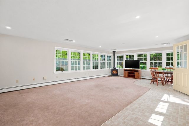 7 Myrna Road, Framingham, MA 01701