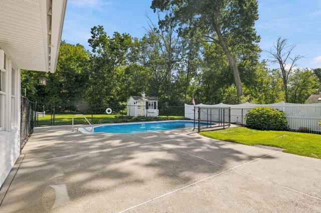 7 Myrna Road, Framingham, MA 01701
