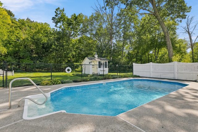 7 Myrna Road, Framingham, MA 01701