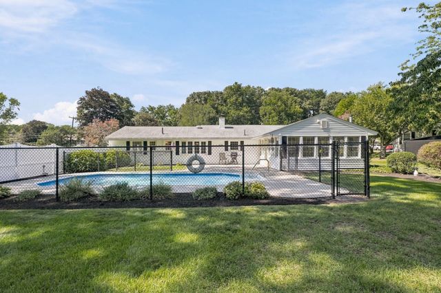 7 Myrna Road, Framingham, MA 01701