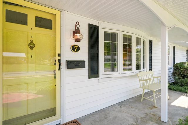 7 Myrna Road, Framingham, MA 01701
