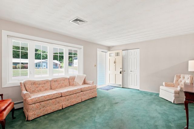 7 Myrna Road, Framingham, MA 01701