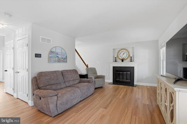 16 HORSESHOE DRIVE DR, Morgantown, PA 19543