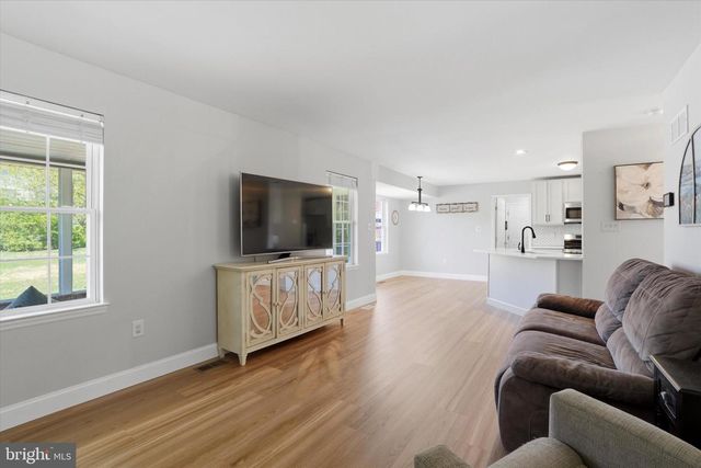 16 HORSESHOE DRIVE DR, Morgantown, PA 19543
