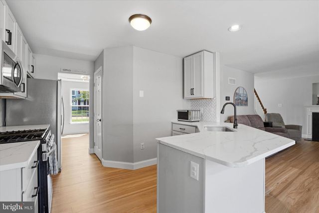 16 HORSESHOE DRIVE DR, Morgantown, PA 19543