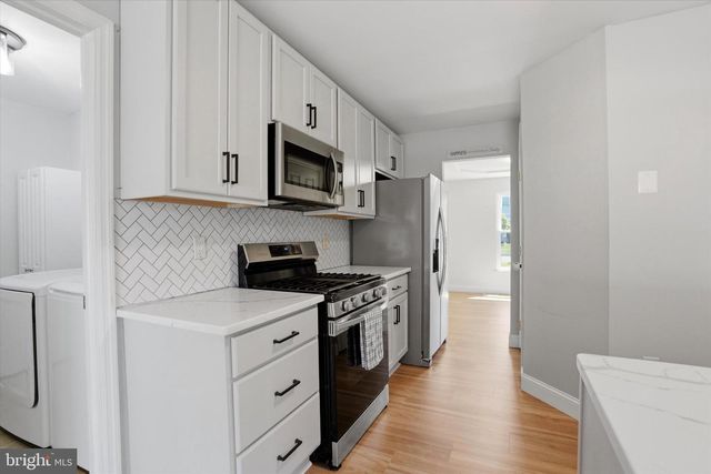 16 HORSESHOE DRIVE DR, Morgantown, PA 19543