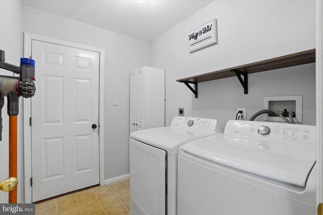 16 HORSESHOE DRIVE DR, Morgantown, PA 19543