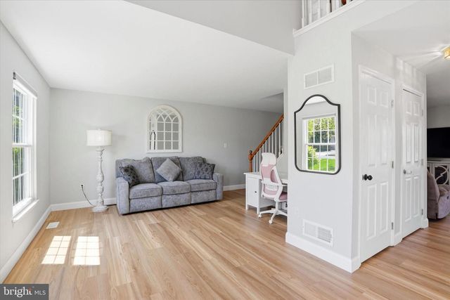 16 HORSESHOE DRIVE DR, Morgantown, PA 19543