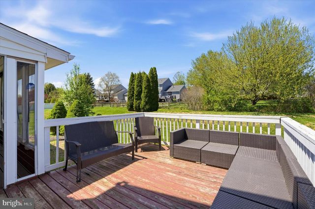 16 HORSESHOE DRIVE DR, Morgantown, PA 19543