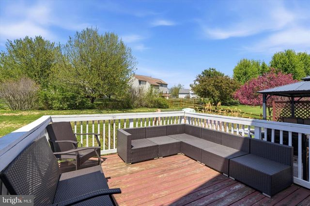 16 HORSESHOE DRIVE DR, Morgantown, PA 19543