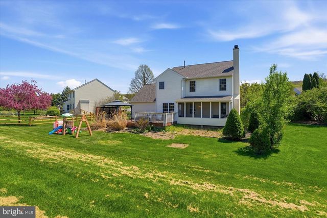 16 HORSESHOE DRIVE DR, Morgantown, PA 19543