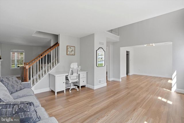 16 HORSESHOE DRIVE DR, Morgantown, PA 19543