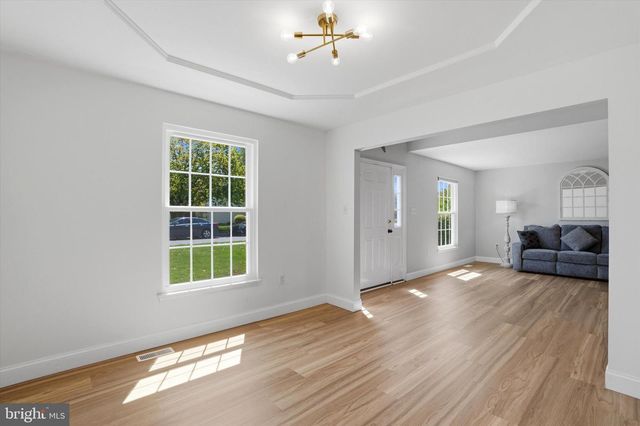 16 HORSESHOE DRIVE DR, Morgantown, PA 19543