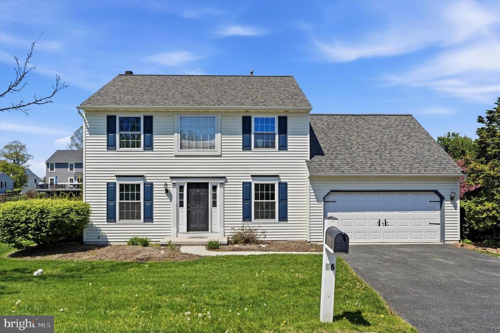16 HORSESHOE DRIVE DR, Morgantown, PA 19543