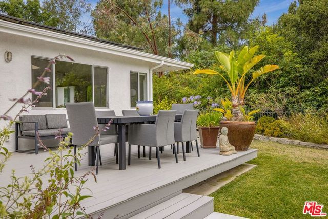 12004 Briarvale Lane, Studio City, CA 91604