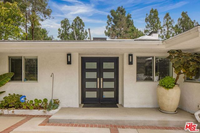 12004 Briarvale Lane, Studio City, CA 91604