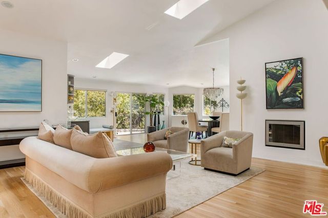 12004 Briarvale Lane, Studio City, CA 91604