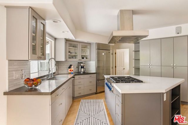 12004 Briarvale Lane, Studio City, CA 91604