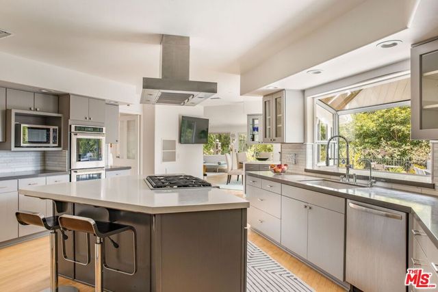 12004 Briarvale Lane, Studio City, CA 91604