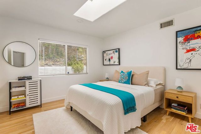 12004 Briarvale Lane, Studio City, CA 91604
