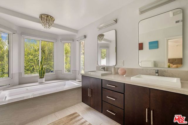 12004 Briarvale Lane, Studio City, CA 91604