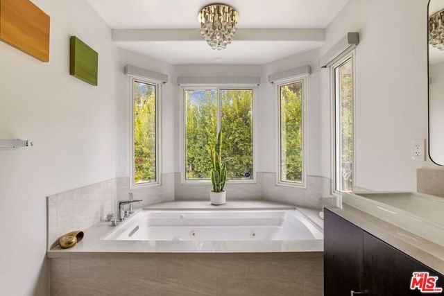 12004 Briarvale Lane, Studio City, CA 91604