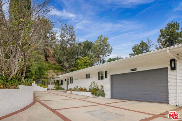 12004 Briarvale Lane, Studio City, CA 91604