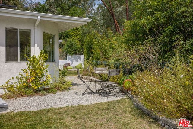 12004 Briarvale Lane, Studio City, CA 91604
