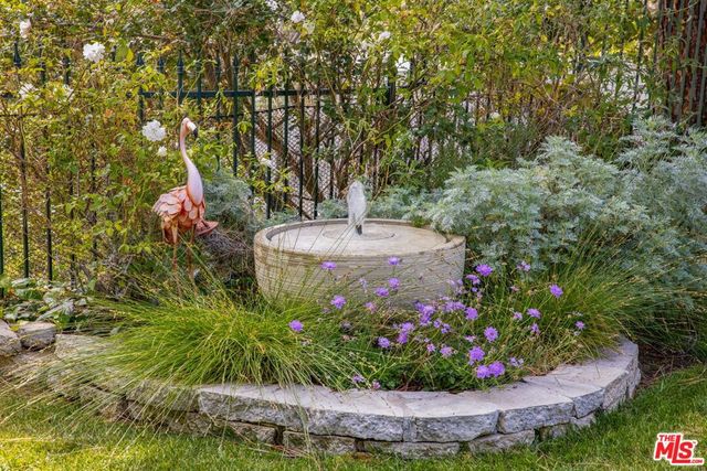 12004 Briarvale Lane, Studio City, CA 91604