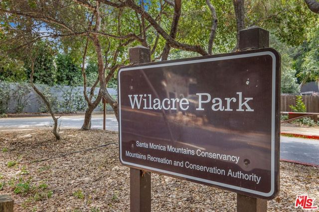 12004 Briarvale Lane, Studio City, CA 91604