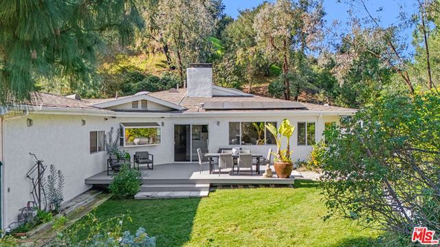 12004 Briarvale Lane, Studio City, CA 91604