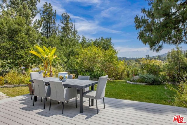 12004 Briarvale Lane, Studio City, CA 91604