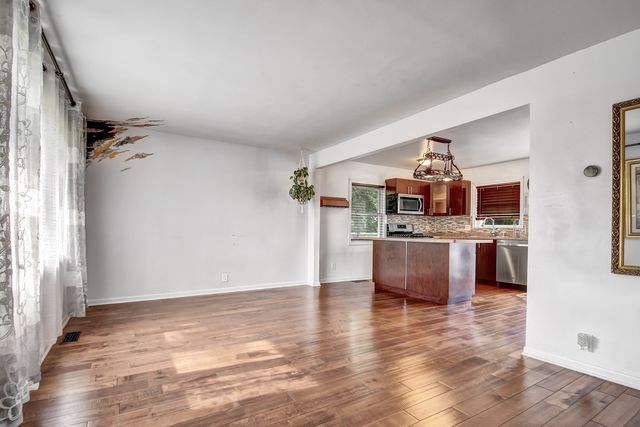 7912 S 85TH Avenue, Justice, IL 60458