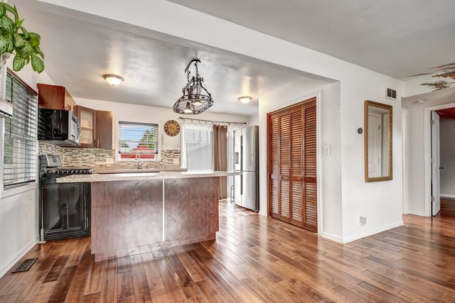 7912 S 85TH Avenue, Justice, IL 60458