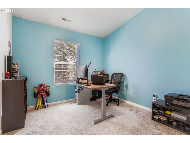 555 Nw HERTEL St, Hillsboro, OR 97124