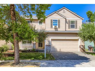 555 Nw HERTEL St, Hillsboro, OR 97124