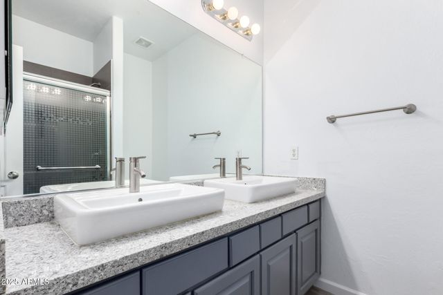 22236 N 48TH Street, Phoenix, AZ 85054