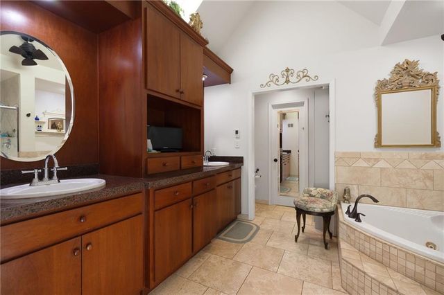 4203 NE 57th Terrace, Kansas City, MO 64119