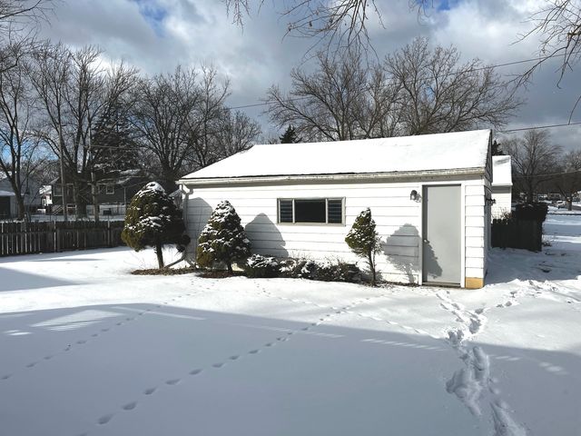 335 E Mulberry Drive, Glenwood, IL 60425
