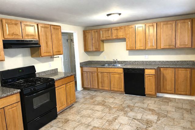 335 E Mulberry Drive, Glenwood, IL 60425