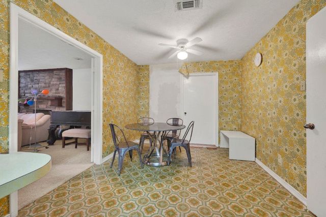 1415 S Joe Wilson Road, Cedar Hill, TX 75104